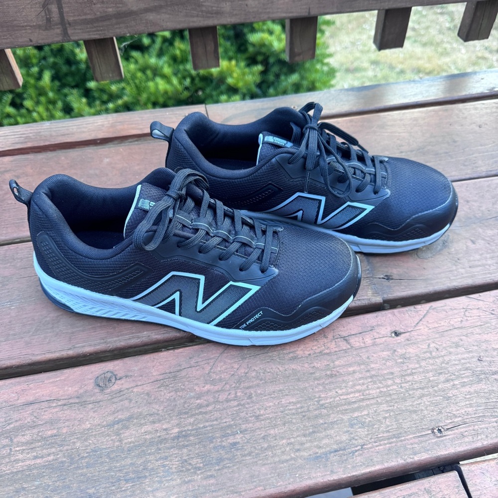 New Balance Men's Evolve Alloy Toe NWOT sz.9